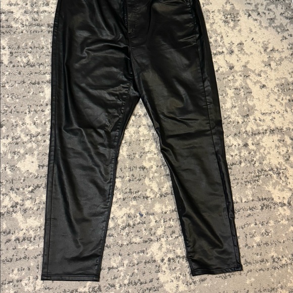 Loft Jeans - Picture 2 of 4